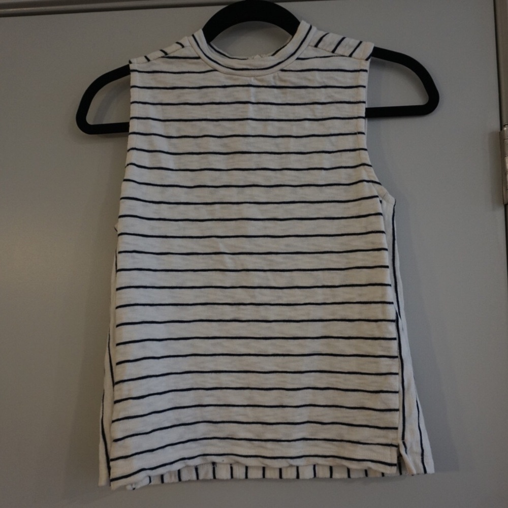Madewell | Mod style zip-back top